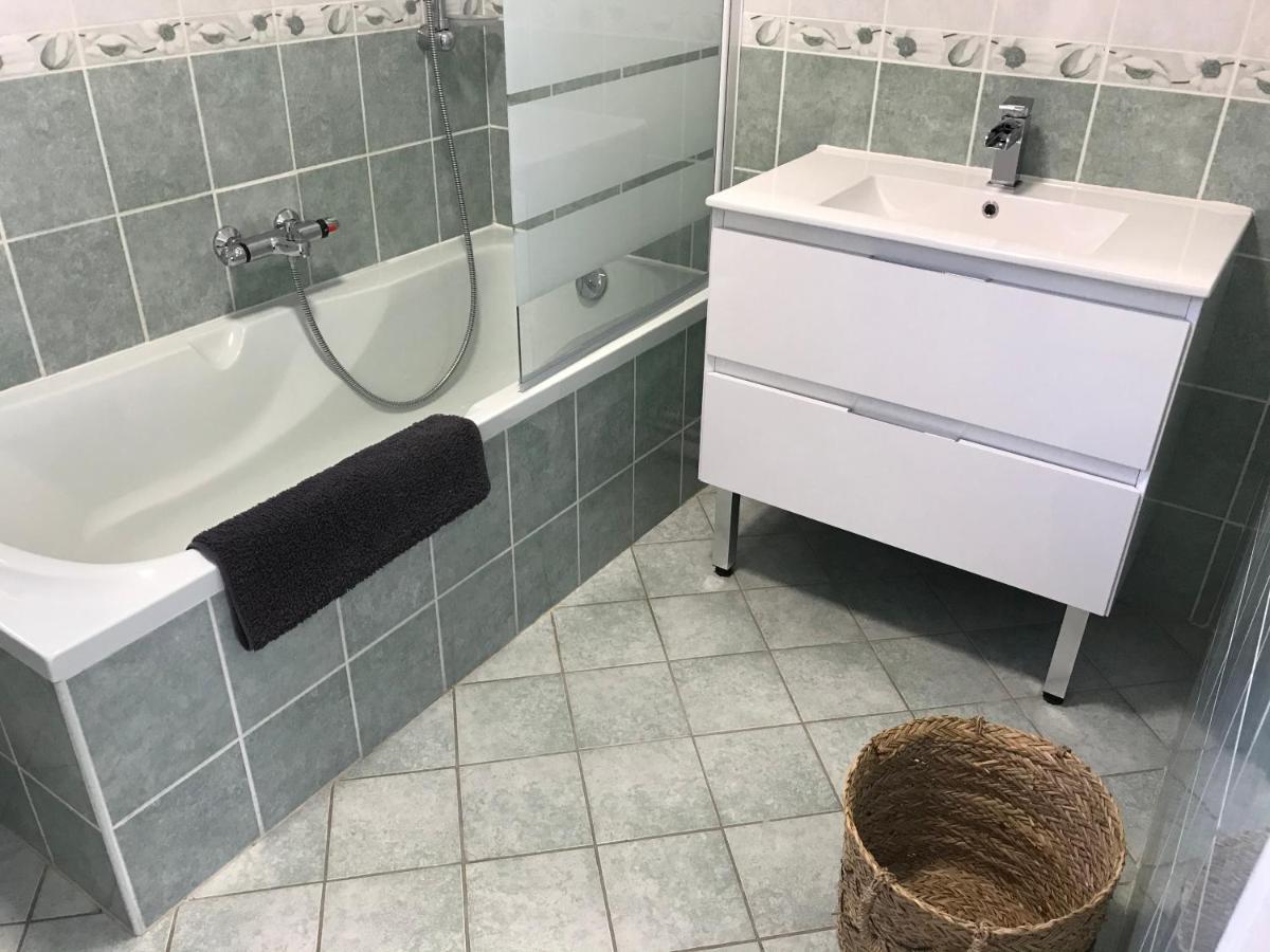 Meuble 3 Etoiles, Proche Plages Debarquement Dans Les Marais Du Cotentin A Carentan Exterior foto